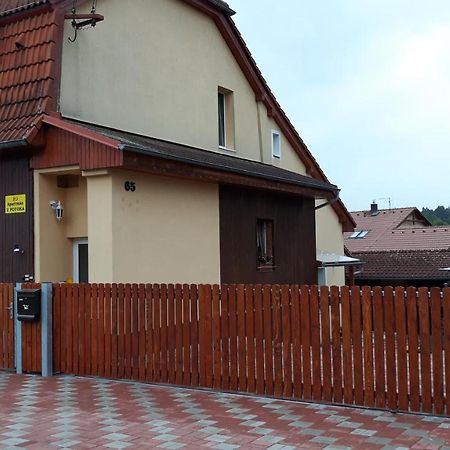 Sadov Apartman U Potoka מראה חיצוני תמונה